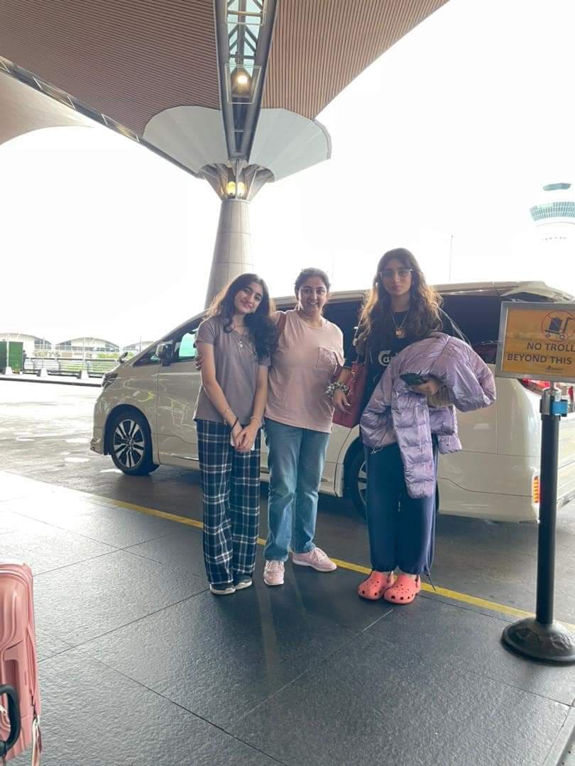 Happy Zen Rides passengers at KLIA airport